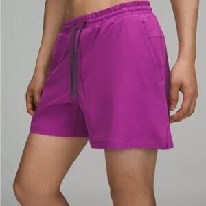 LULULEMON Pool Shorts 5” XL